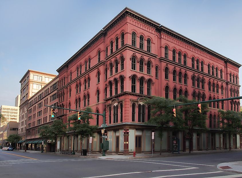 The corner of East Washington and Warren Streets in downtown Syracuse, New York. 