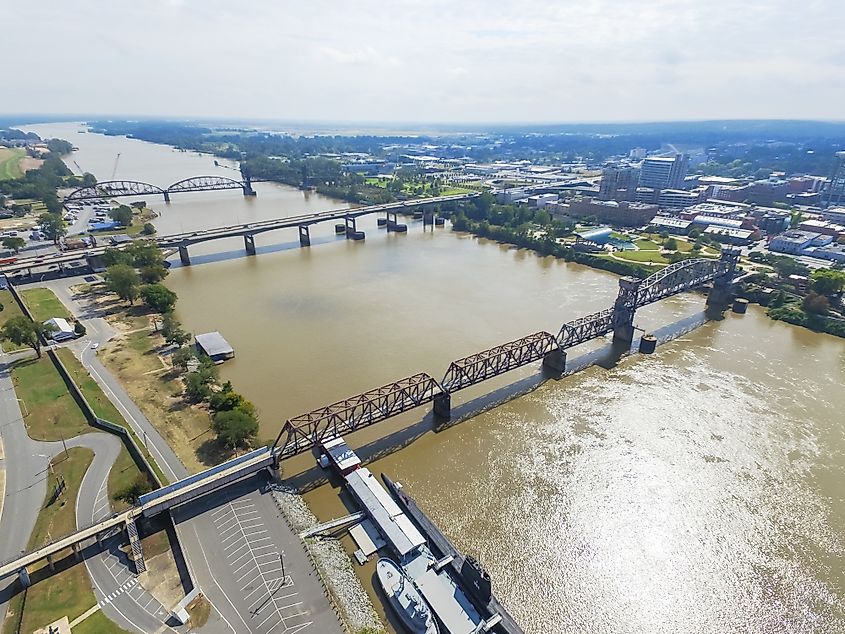 Aerial view of the Arkansas Inland Maritime Museum on the north side of the Arkansas River