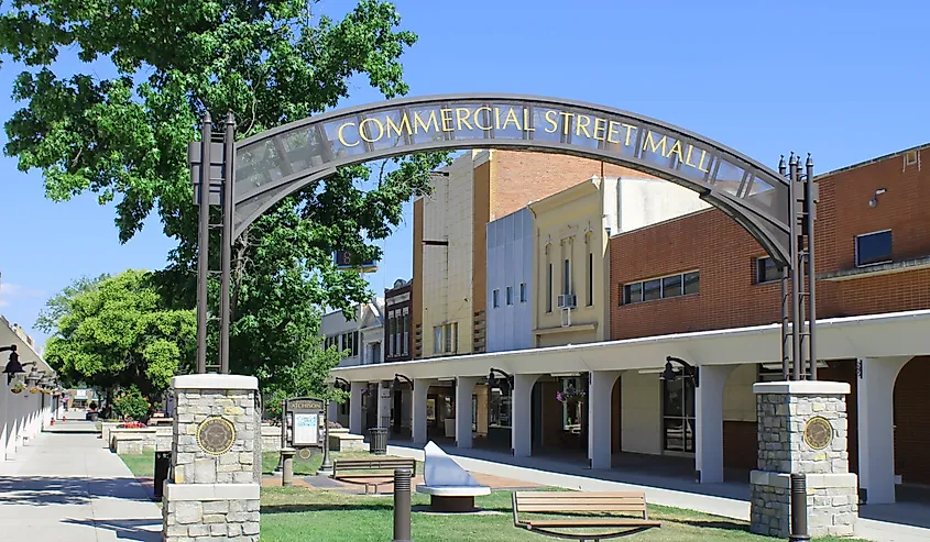 Commercial Street Mall area of downtown Atchison, Kansas. Image credit dustin77a via Shutterstock