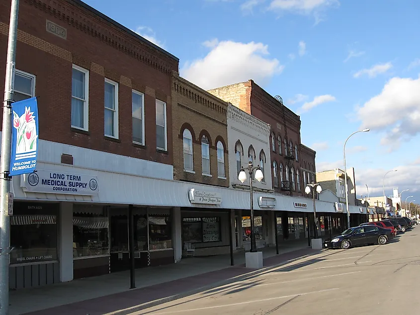 Humboldt, Iowa. In Wikipedia. https://en.wikipedia.org/wiki/Humboldt,_Iowa By Billwhittaker at English Wikipedia, CC BY-SA 3.0, https://commons.wikimedia.org/w/index.php?curid=40368662