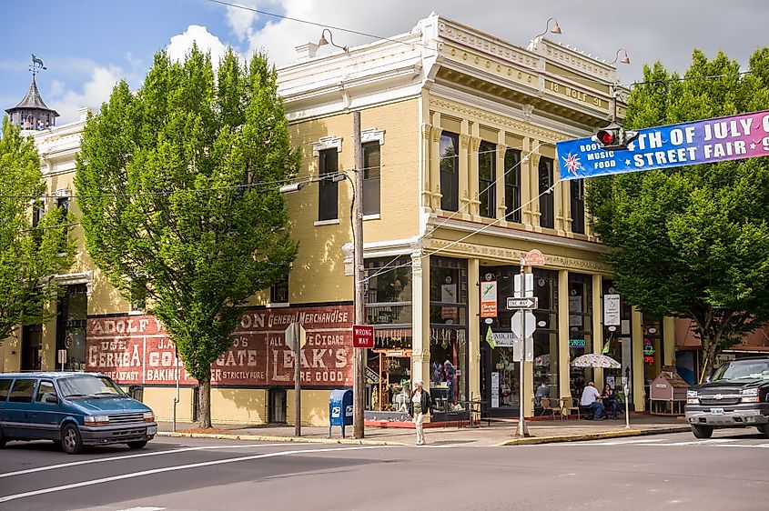 The charming downtown area of Silverton, Oregon