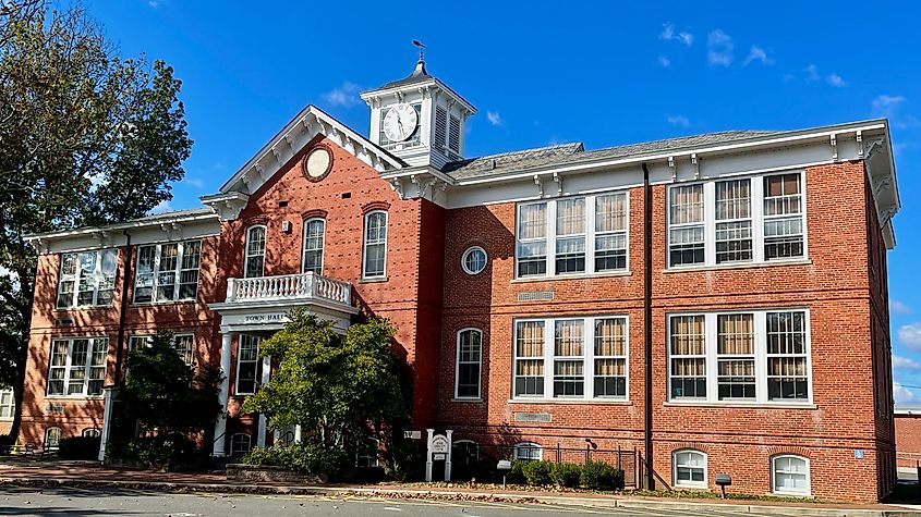 Cranbury, New Jersey. In Wikipedia. https://en.wikipedia.org/wiki/Cranbury,_New_Jersey By Zeete - Own work, CC BY-SA 4.0, https://commons.wikimedia.org/w/index.php?curid=111281211