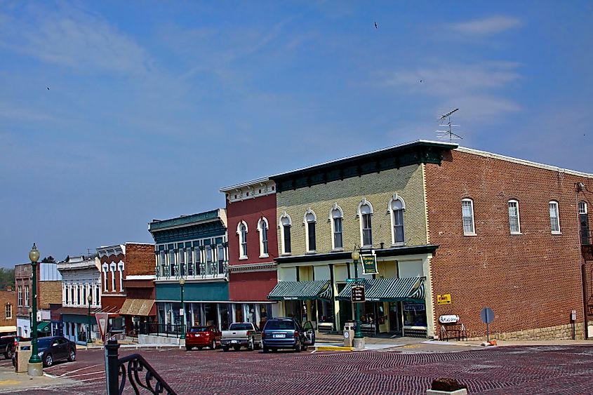 Mount Carroll, Illinois. In Wikipedia. https://en.wikipedia.org/wiki/Mount_Carroll,_Illinois By PeteBobb - Own work, CC BY-SA 3.0, https://commons.wikimedia.org/w/index.php?curid=21633655