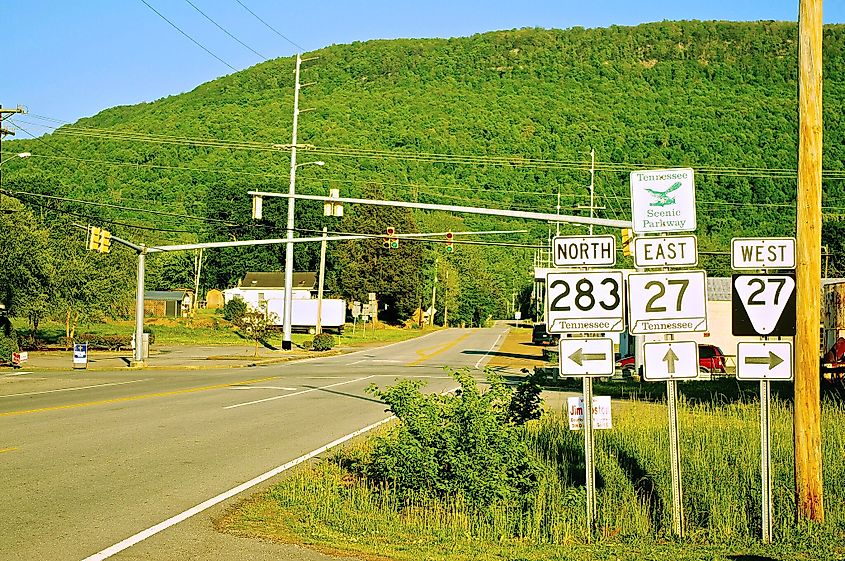 Intersection of State highways 283 and 27 in Powells Crossroads, Tennessee, United States; Walden Ridge (part of the Cumberland Plateau) rises in the distance.