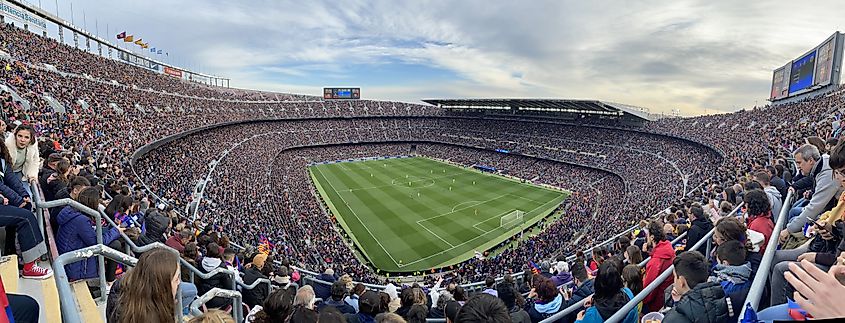 Panoramic of Barcelona's largest stadium, Camp Nou, with 100,000 fans in the stadium. Source: Wikimedia/Jordi Roca