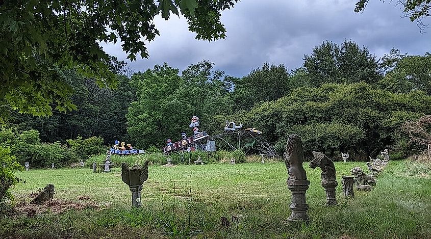 The Farnham Colossi, West Virginia