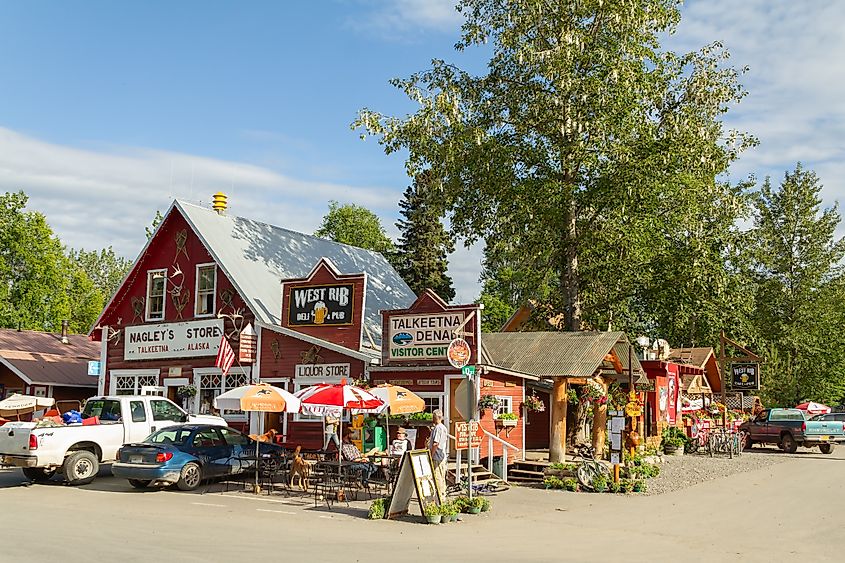 Shops and visitor centre in Talkeetna, Alaska