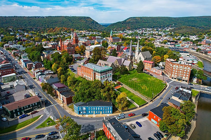 Cumberland, Maryland. In Wikipedia. https://en.wikipedia.org/wiki/Cumberland,_Maryland By Matthew Binebrink - Own work, CC BY-SA 4.0, https://commons.wikimedia.org/w/index.php?curid=135077680