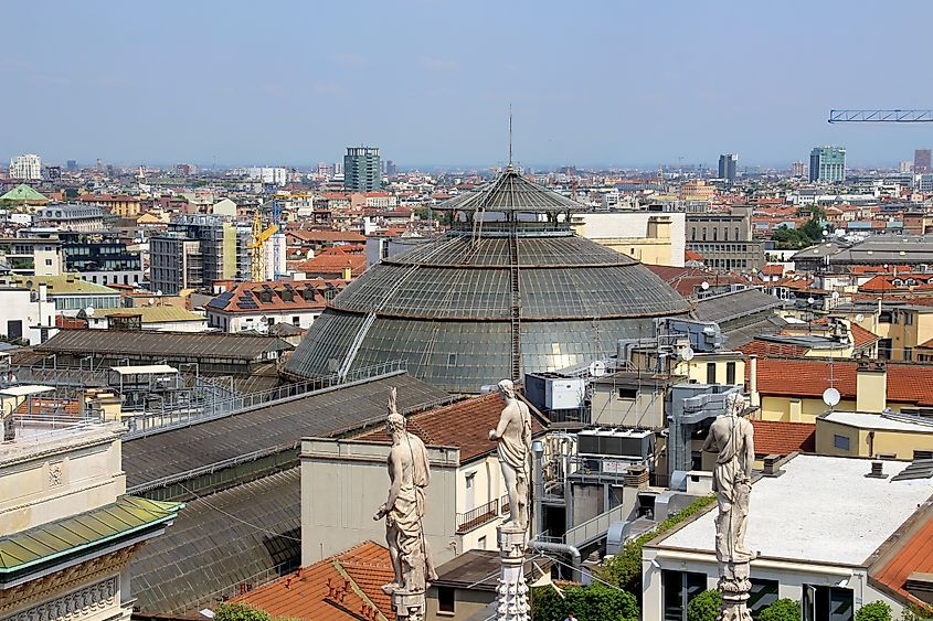 A jumble of building styles from different eras in Milan. Source: Wikimedia/yrjö jyske