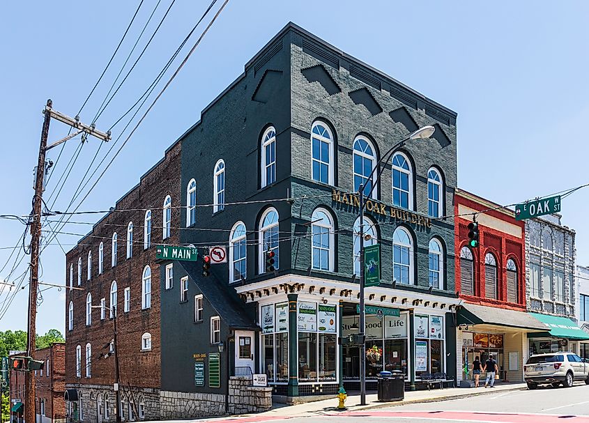 The Main-Oak Building in Mount Airy, North Carolina, home to the Main-Oak Emporium