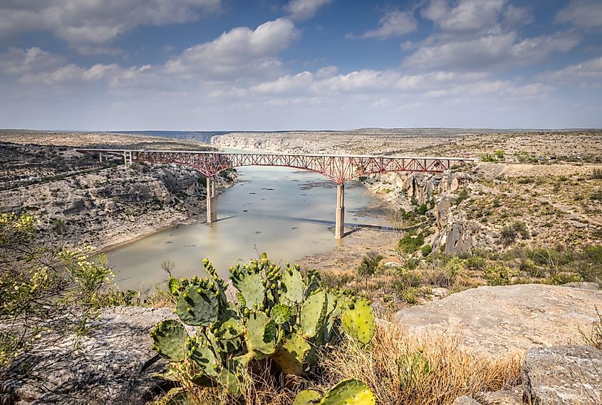 View over the Pecos river and the Pecos river high bridge