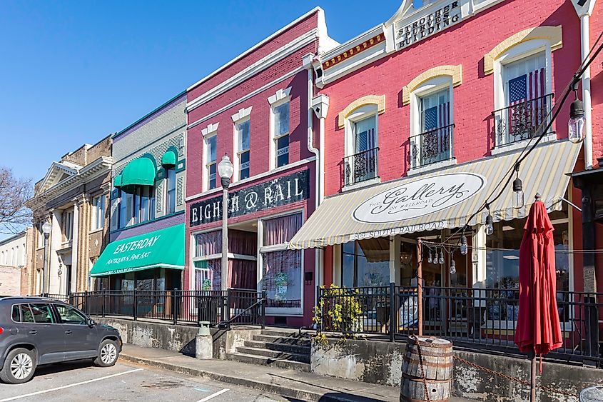 Opelika, Alabama, USA: Historic buildings along Railroad Avenue in Opelika's downtown historic district. Founded in the 1830s as Opelikan, the name was changed in 1850.