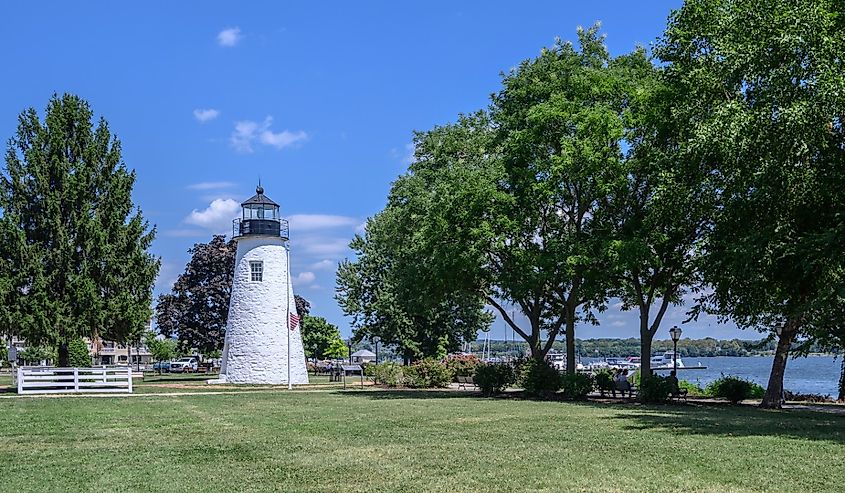 Concord Point Light is a lighthouse in Havre de Grace, Maryland.