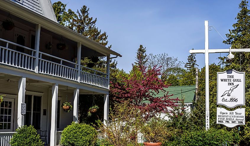 The White Gull Inn, an historic bed and breakfast inn and restaurant in Fish Creek, Door County, Wisconsin