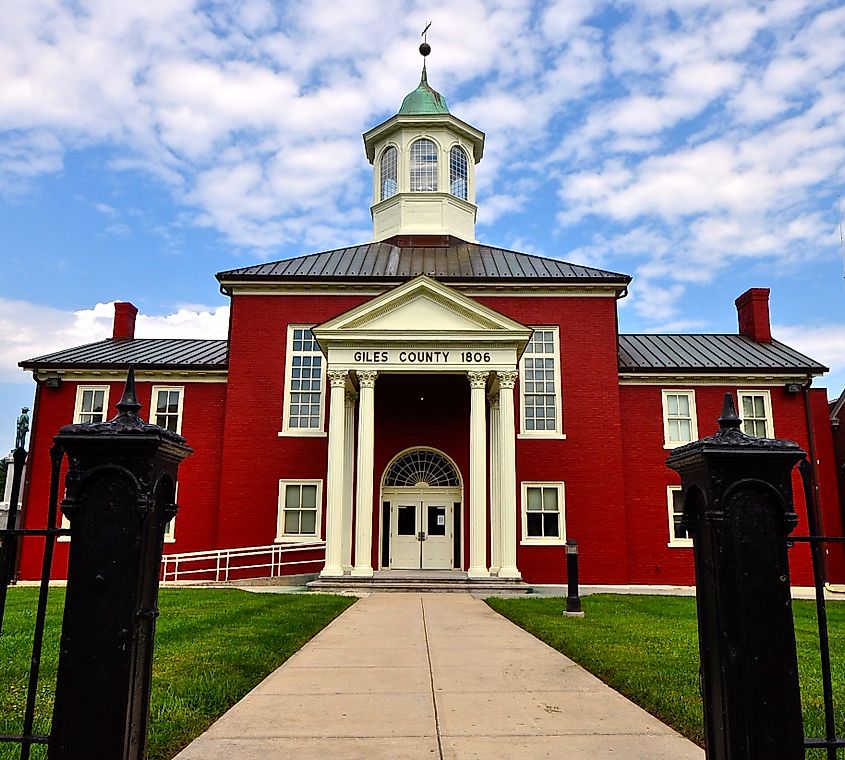 Giles County Courthouse, U.S. Route 460 and State Route 100 Pearisburg, Virginia.