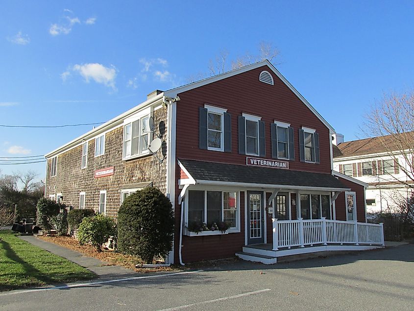 The exterior of Deer Run Veterinary Services in Teaticket, Massachusetts