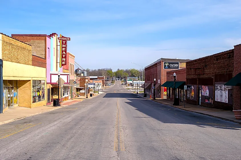 Washington Avenue in West Plains, Missouri. Image credit: Paltron via Wikimedia Commons.