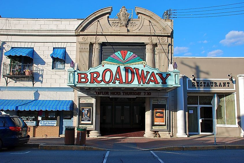 The Broadway Theater in Pitman, NJ (Credit: Daniel Robison via Flickr)