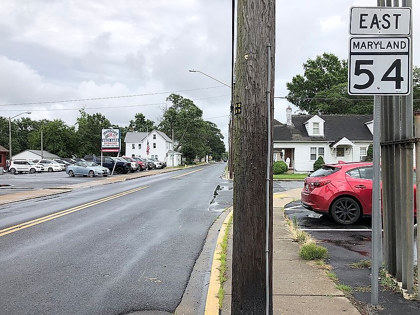 View east along Delaware State Route 54, Delmar, Delaware.