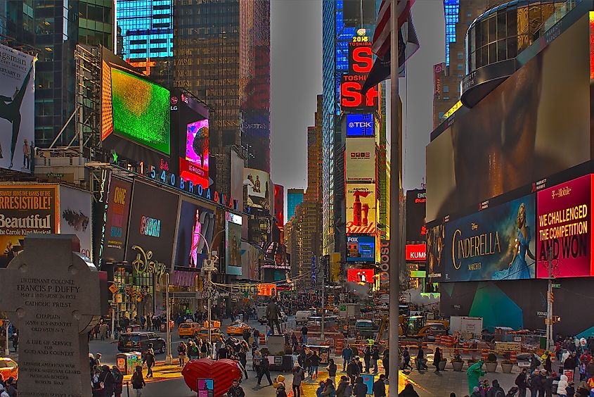 Times Square, NYC. Image Credit Maciej Lewandowski via Wikimedia.