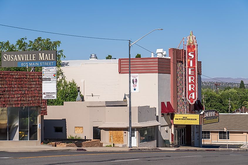 Susanville, California: Sierra movie theatre on the main street of Susanville, California, with its historical sign