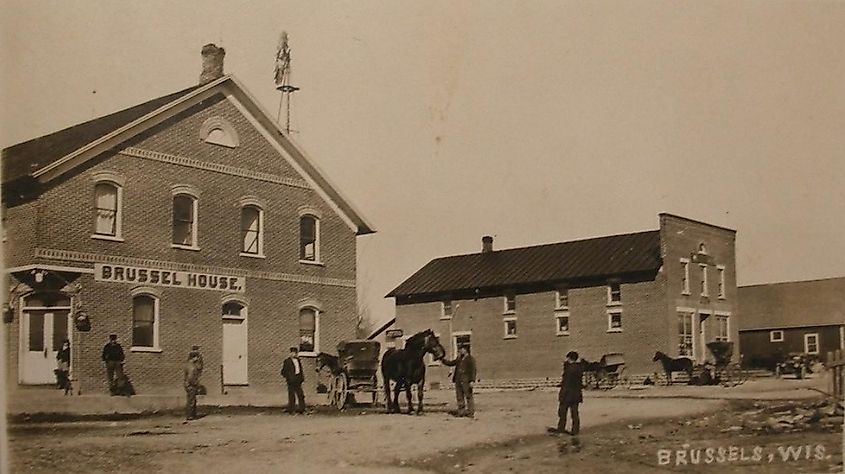 Brussel House in Brussels, Wisconsin, from a 1914 postcard