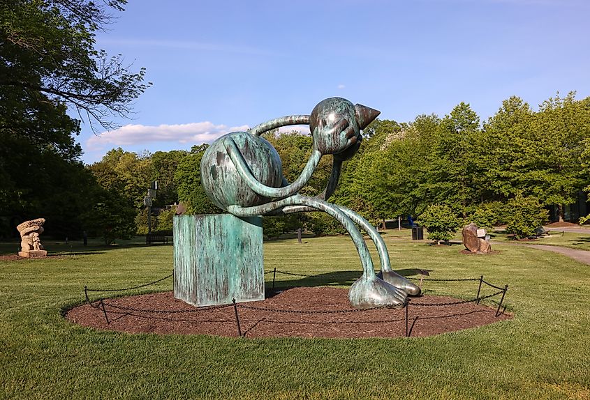 The Crying Giant statue, Delaware