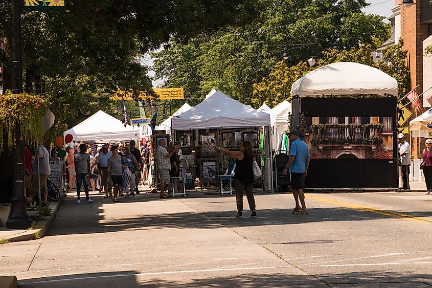 Collingswood, NJ - August 20, 2017: The Collingswood Craft and Fine Art Festival. Alan Budman - Shutterstock.