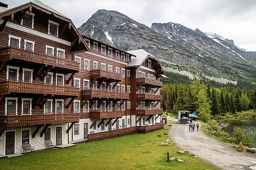 Many glacier hotel at Swiftcurrent lake. Editorial credit: Wichakorn Kitrungrot / Shutterstock.com