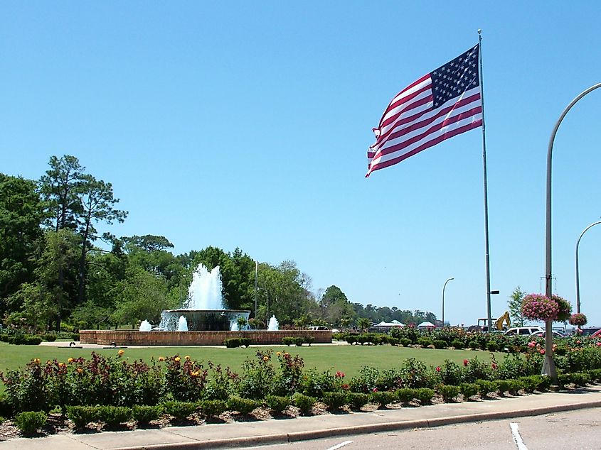 Photograph of the fountain at the Fairhope Municipal Pier in Fairhope, Alabama