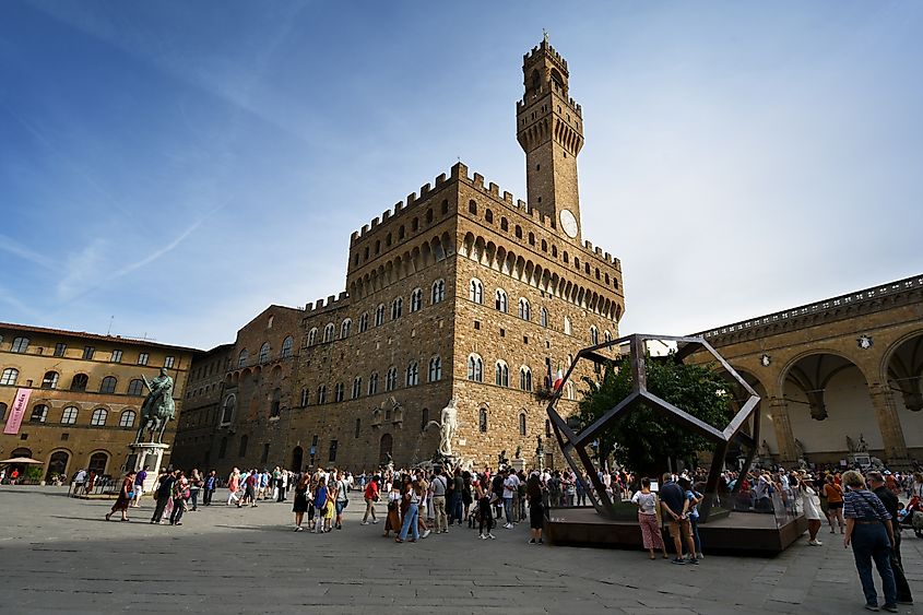 Dodecahedron and mulberry tree from the "La Botanica di Leonardo" exhibition in Piazza della Signoria, Florence.