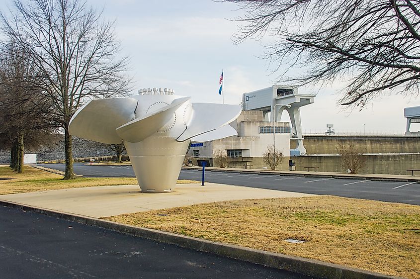 Kentucky Dam in the town of Grand Rivers.