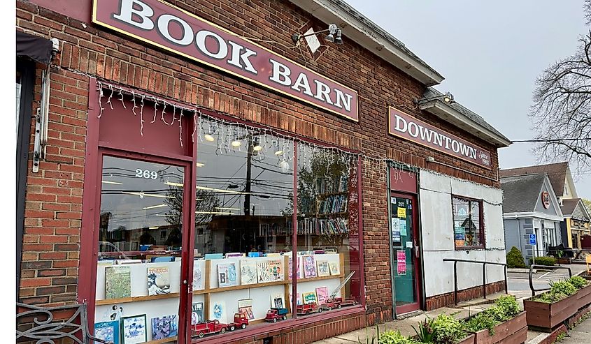 Exterior of Book Barn Downtown edition on Main Street in Niantic, Connecticut