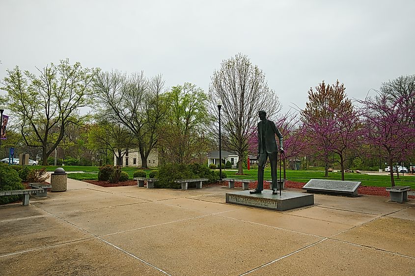 A statue monument in the town of Alton, Illinois.