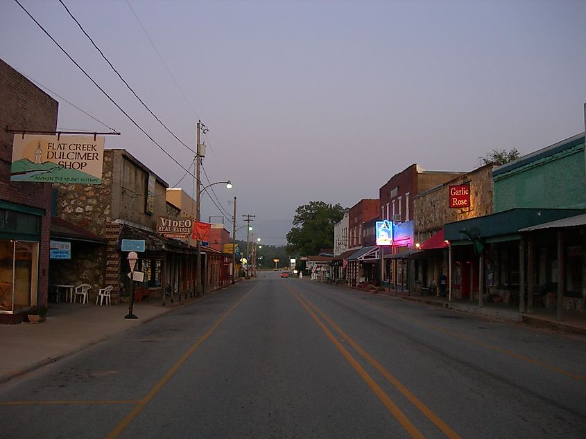 Downton Hardy, Arkansas, in the evening.