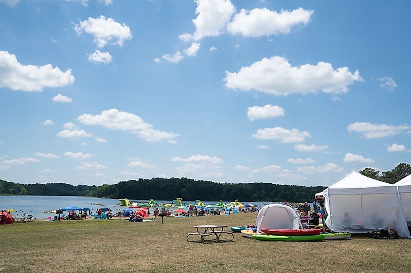 Crowded beach on Heron Lake at Holly Recreation Area 