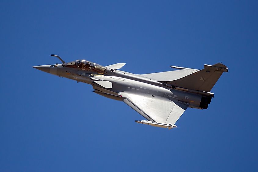 French Navy Rafale fighter jet aircraft in flight. Creddit Shutterstock: VanderWolf Images.