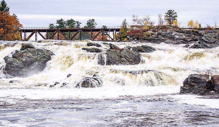 Great Falls in the Maine cities of Lewiston and Auburn on a fall day.