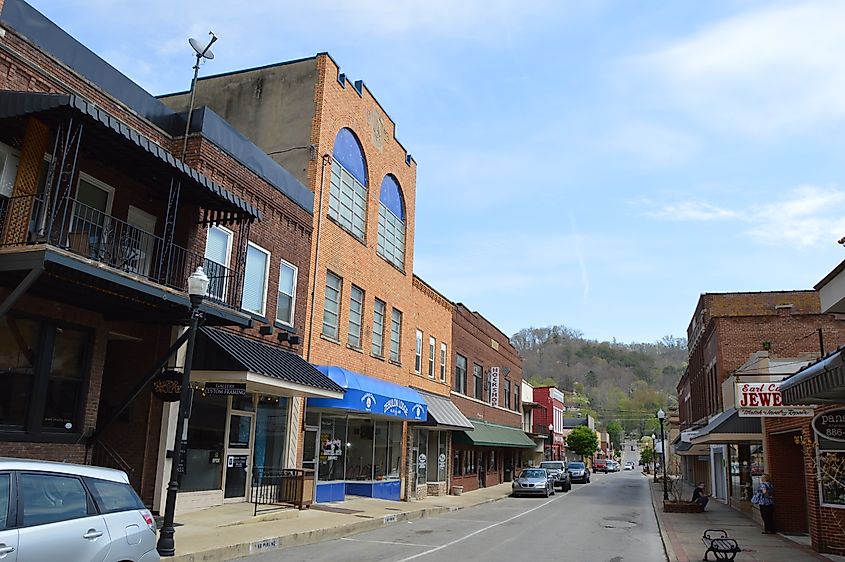 Prestonsburg, Kentucky. In Wikipedia. https://en.wikipedia.org/wiki/Prestonsburg,_Kentucky By Nyttend - Own work, Public Domain, https://commons.wikimedia.org/w/index.php?curid=33164891