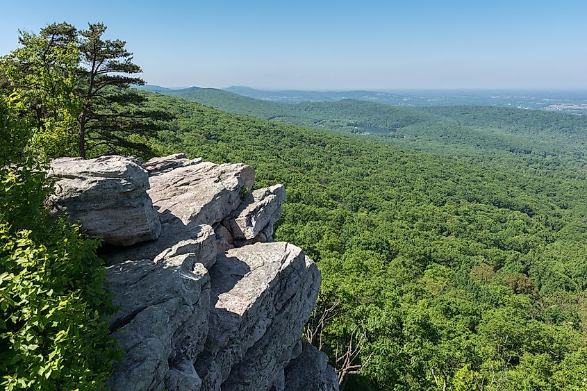 Annapolis Rock Overlook in the heart of South Mountain State Park