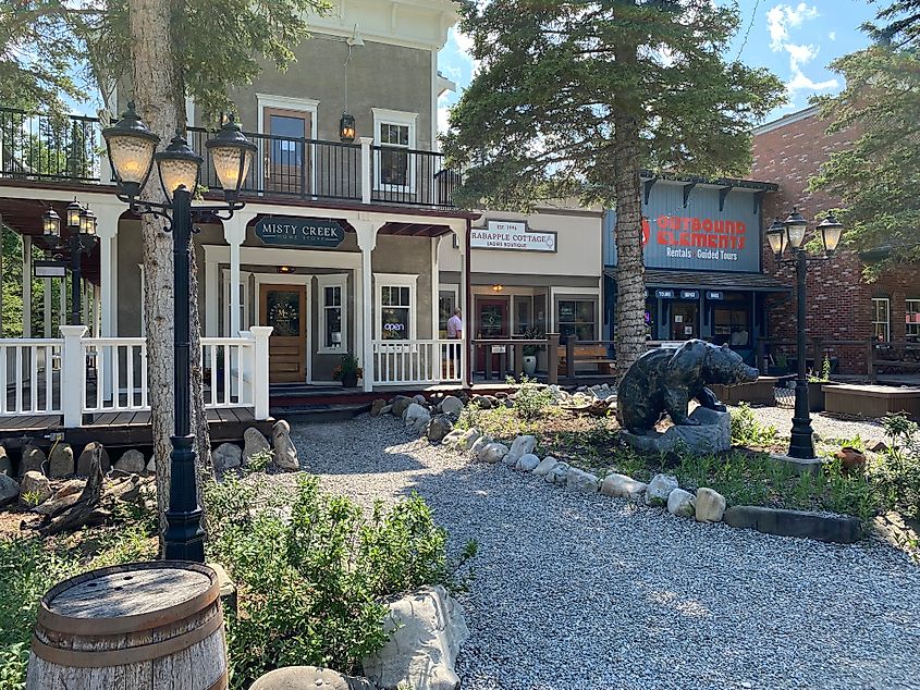 Quaint shops and businesses of Bragg Creek's alternate commercial plaza