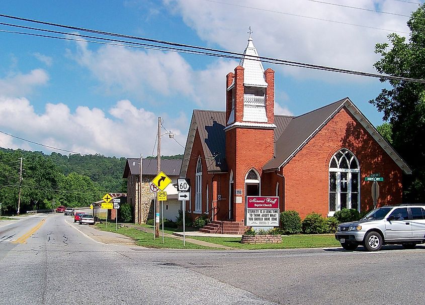 Church in Mineral Bluff, Georgia, By Idawriter, CC BY-SA 3.0, https://commons.wikimedia.org/w/index.php?curid=52800631