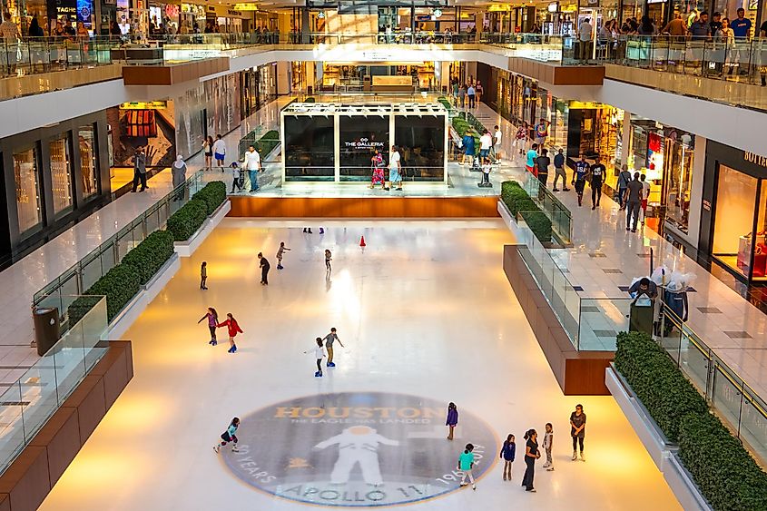 10 Largest Shopping Malls In America - WorldAtlas