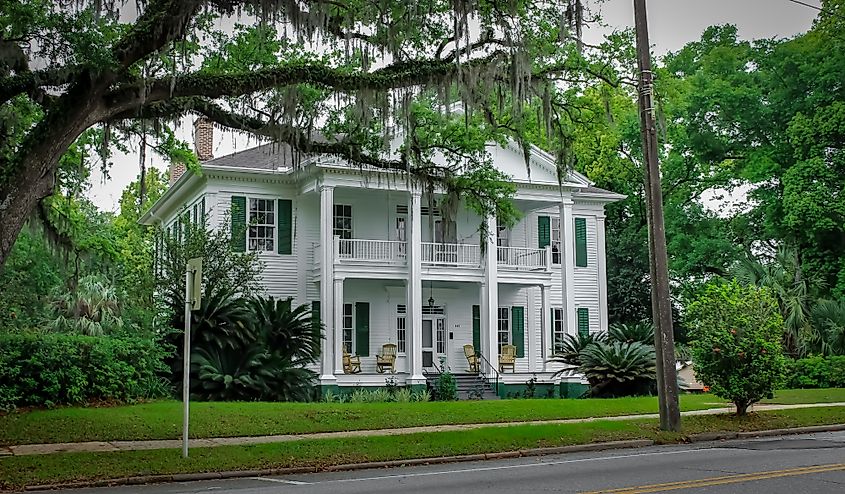 A large historic home with pillars in Monticello, Florida. Editorial credit: Sabrina Janelle Gordon / Shutterstock.com