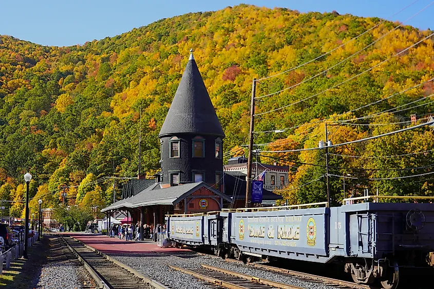 Lehigh Gorge Scenic Railway in Jim Thorpe, Pennsylvania. Editorial credit: PT Hamilton / Shutterstock.com.