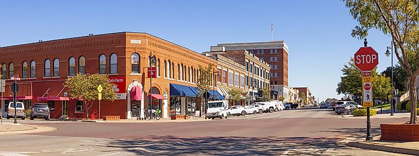 The old business district on Frank Phillips Boulevard in Bartlesville, Oklahoma. Editorial credit: Roberto Galan / Shutterstock.com