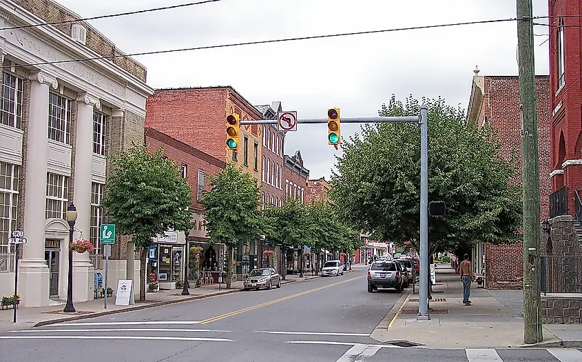 Temple Street (West Virginia Route 20) as viewed from 2nd Avenue in Hinton, West Virginia