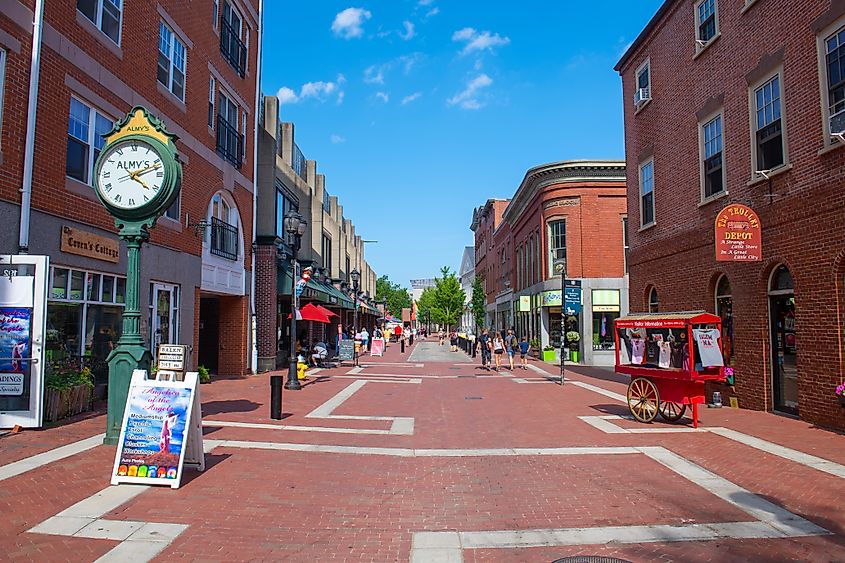 Historic buildings on Essex Street pedestrian street at Central Street in Historic city center of Salem, Massachusetts. Editorial credit: Wangkun Jia / Shutterstock.com