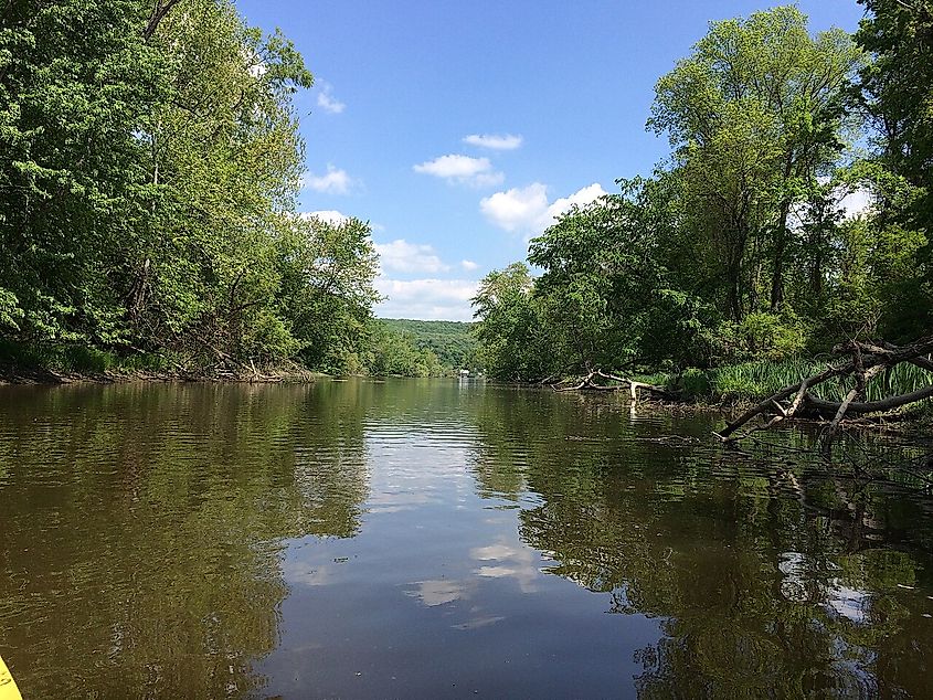 Dart Island State Park is on the left side (Eastern shore) of this narrow protected cove off of the Connecticut River.