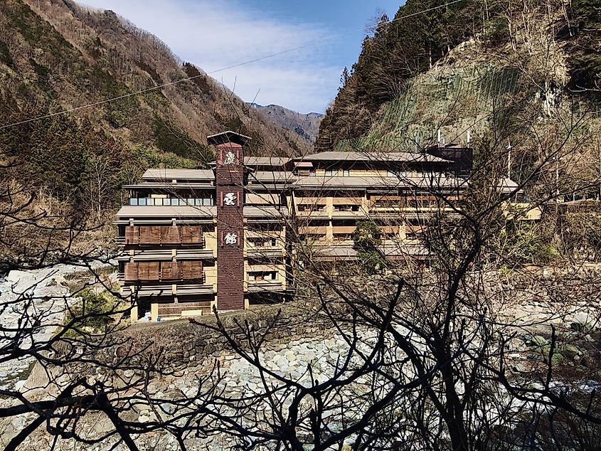 Nishiyama Onsen Keiunkan, the world’s oldest hotel, founded in 705 AD, Hayakawa, Japan. Photo taken in 2020. Image Credit Boltor via Wikimedia.